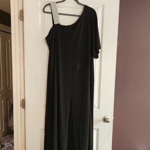 Elegant Black One-Shoulder Dress